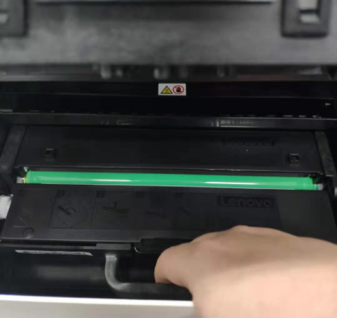 教你联想打印机墨盒怎么更换(联想打印机更换墨粉盒？)